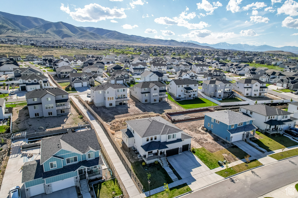 Bird\'s eye view featuring a mountain view