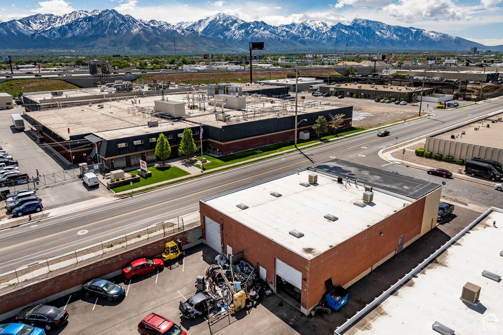 Bird's eye view featuring a mountain view