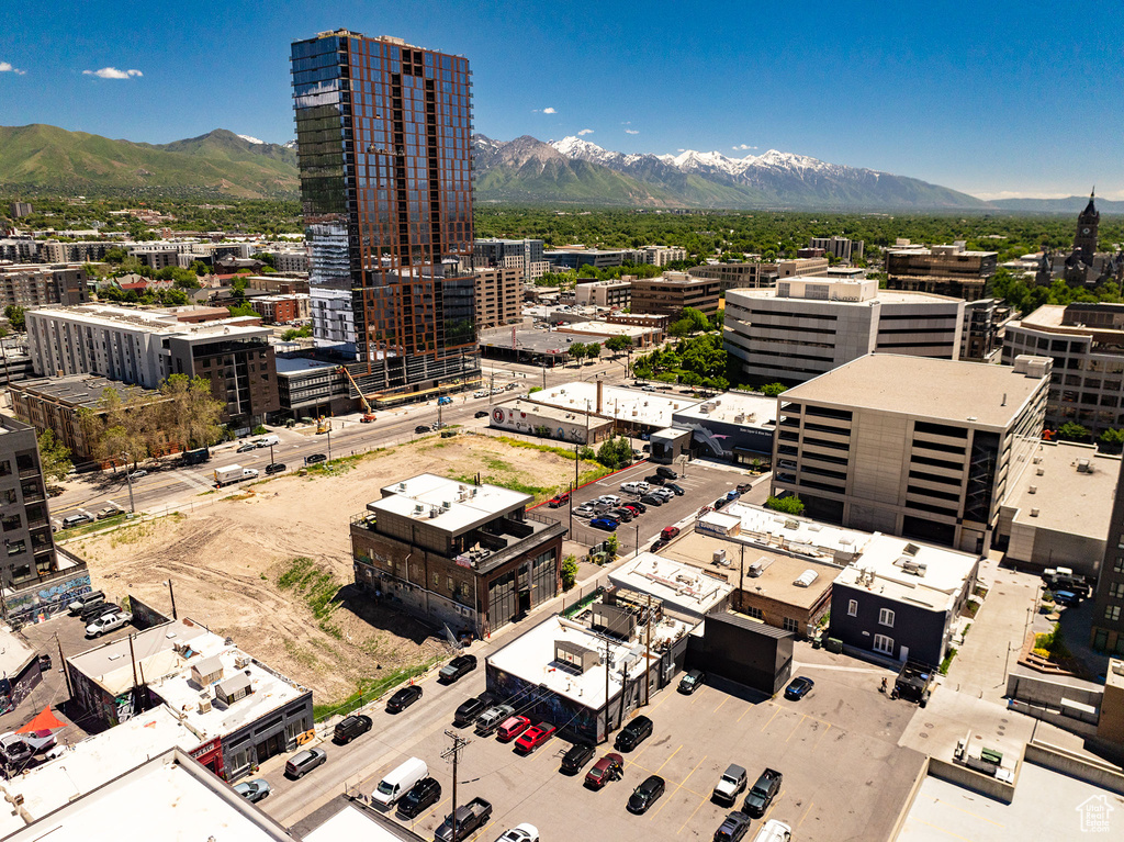 Bird's eye view featuring a mountain view