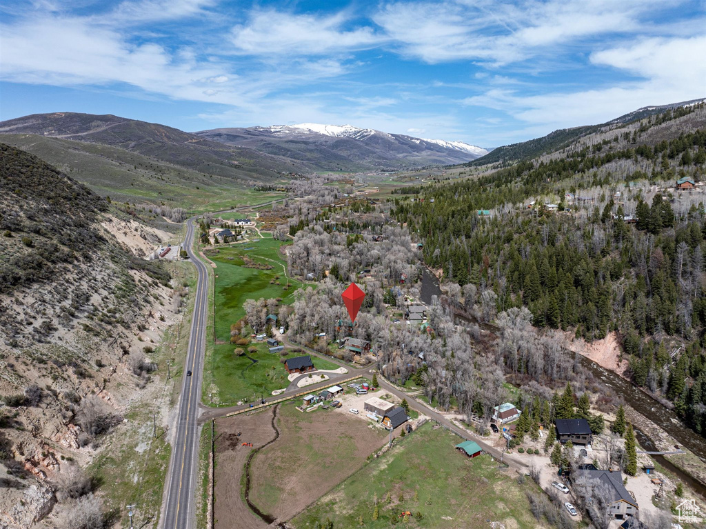 Aerial view with a mountain view