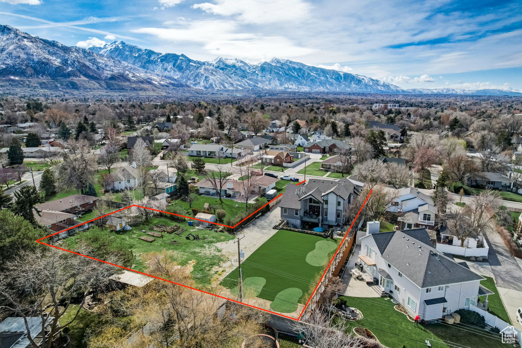 Bird\\\\\\\'s eye view featuring a mountain view