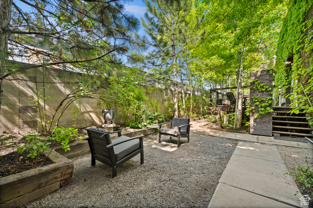 View of patio / terrace featuring outdoor lounge area