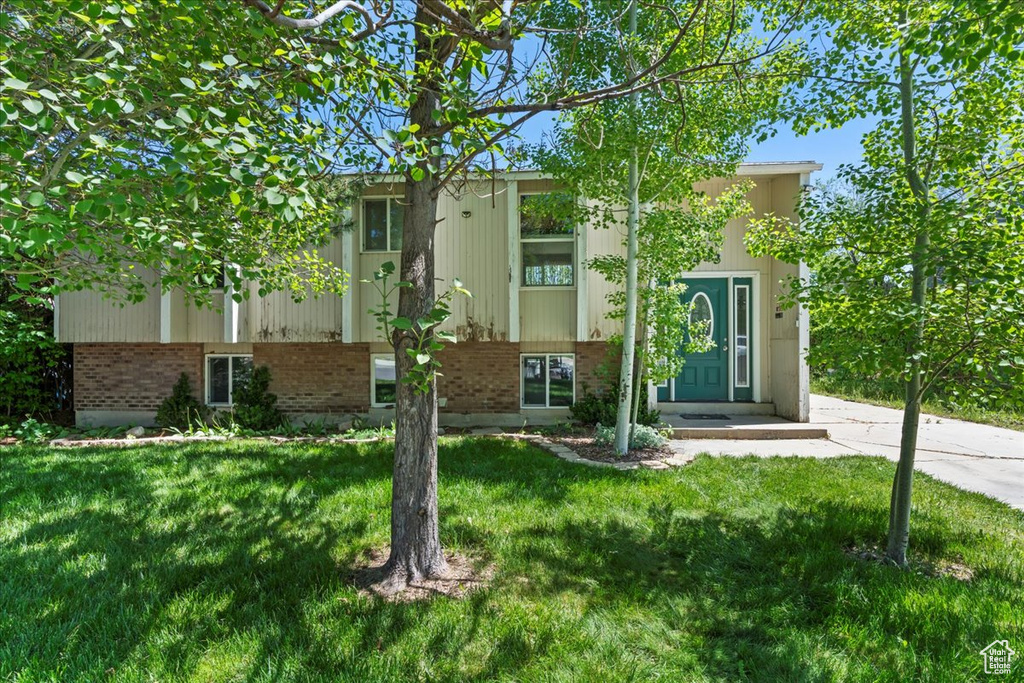4433 S Wild Cherry Cir, West Valley City, UT 84120