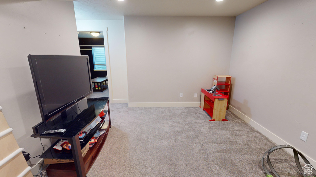 Playroom with light carpet