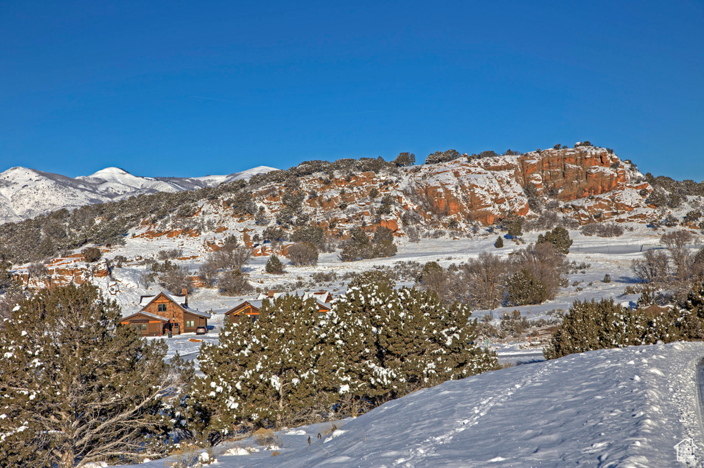 View of mountain feature