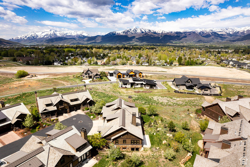 Bird\'s eye view featuring a mountain view