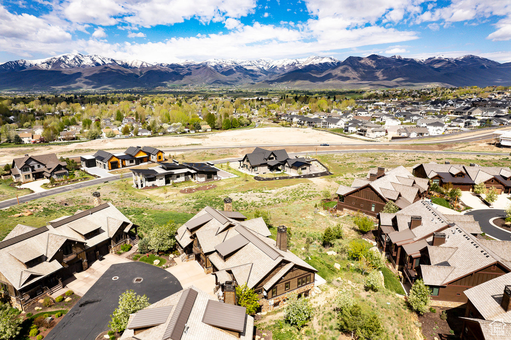 Drone / aerial view featuring a mountain view