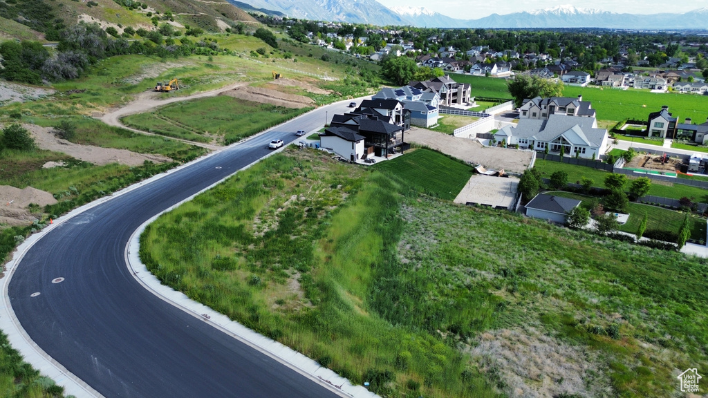 Bird\\\'s eye view featuring a mountain view