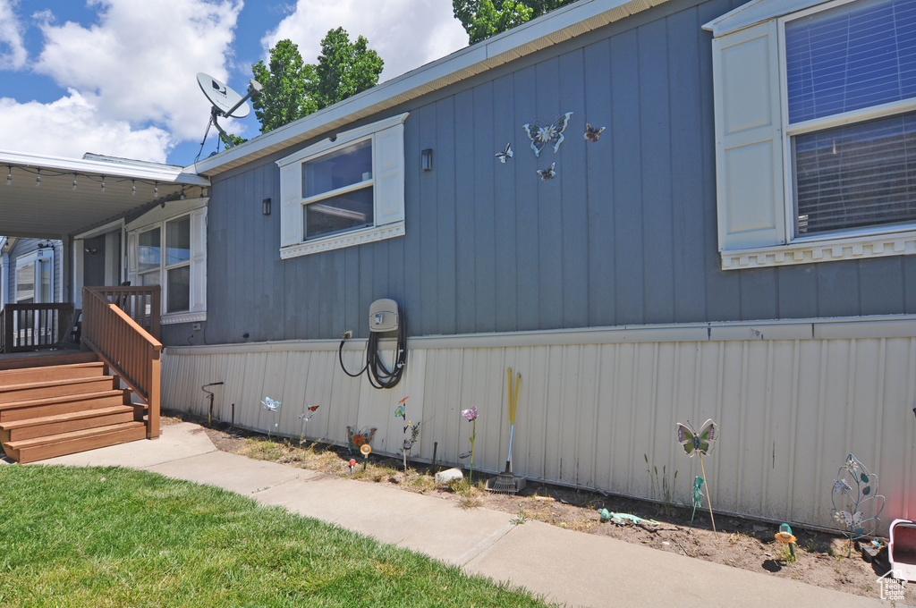 View of side of home