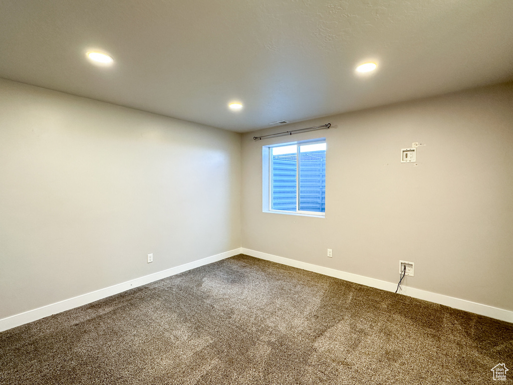 Empty room with carpet