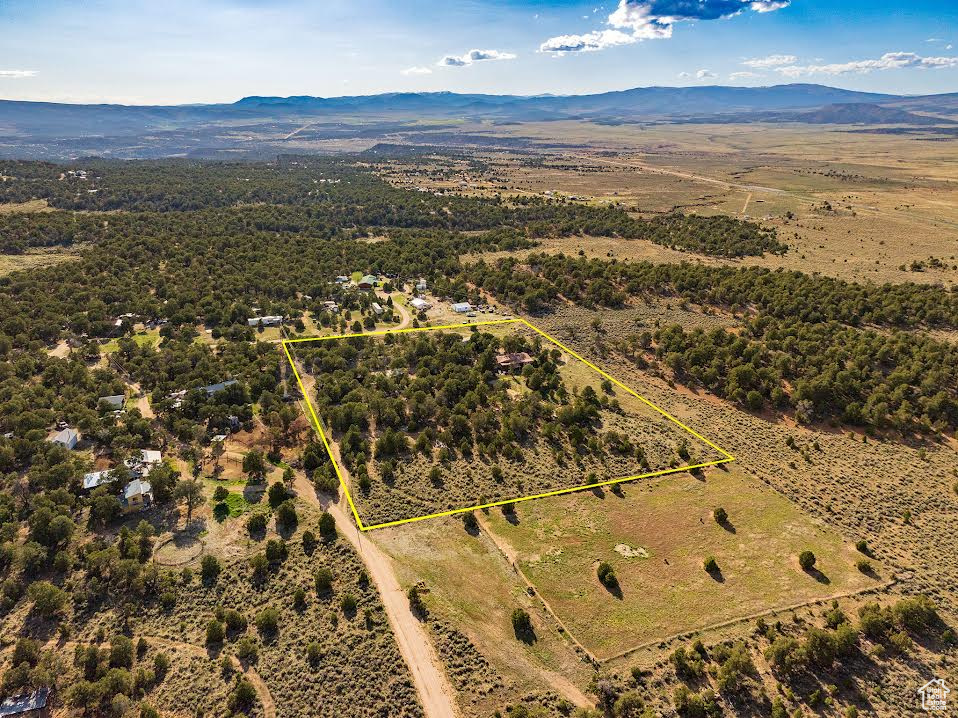 Bird\'s eye view featuring a mountain view