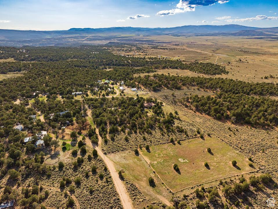 Aerial view with a mountain view