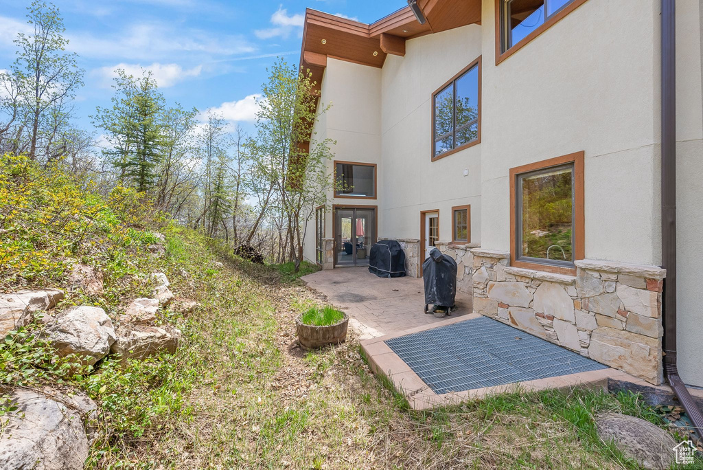 View of yard featuring a patio