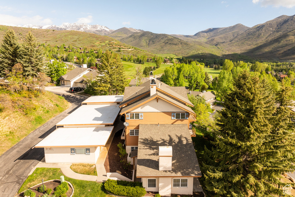 Bird's eye view with a mountain view