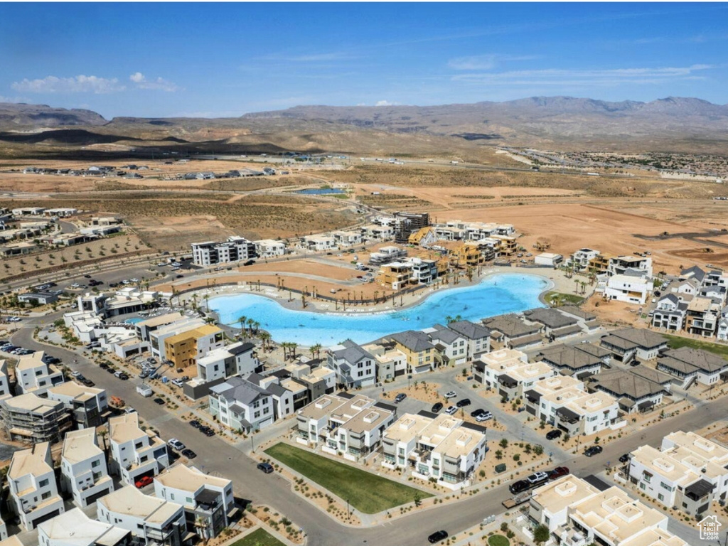 Aerial view with a mountain view