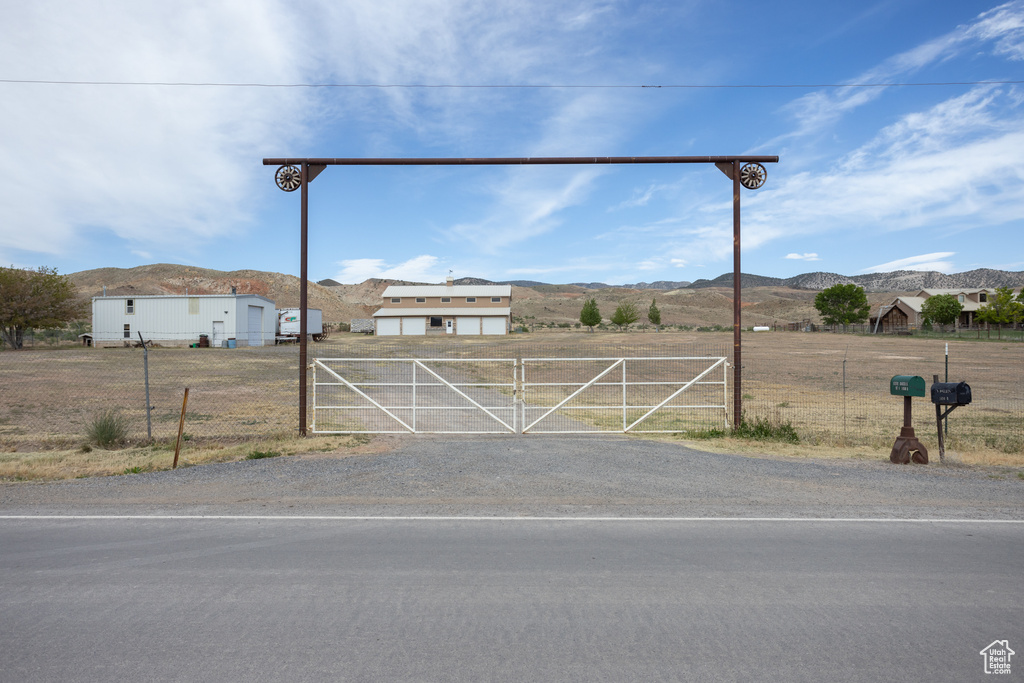 View of yard with a mountain view