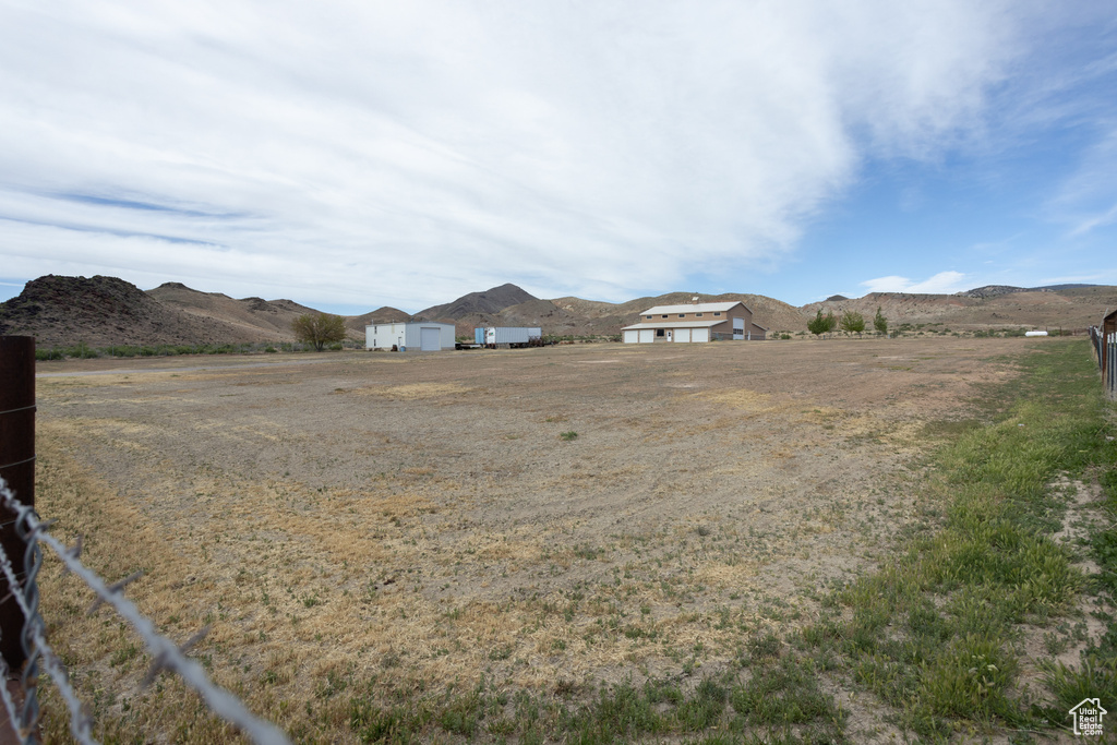 View of yard with a mountain view