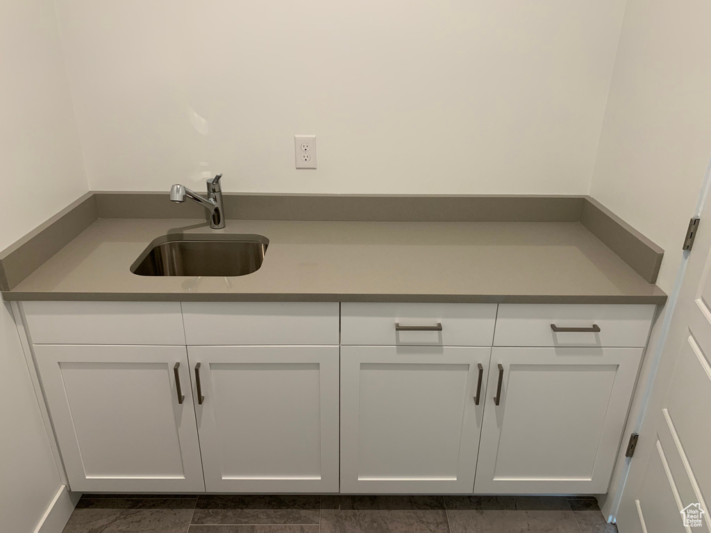 Bathroom featuring sink