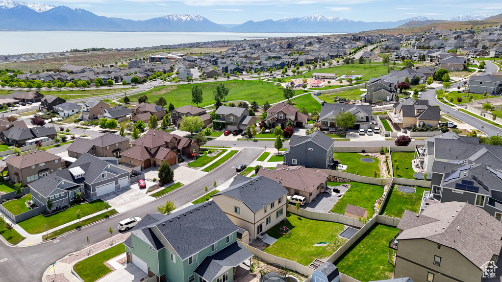 Bird's eye view with a mountain view