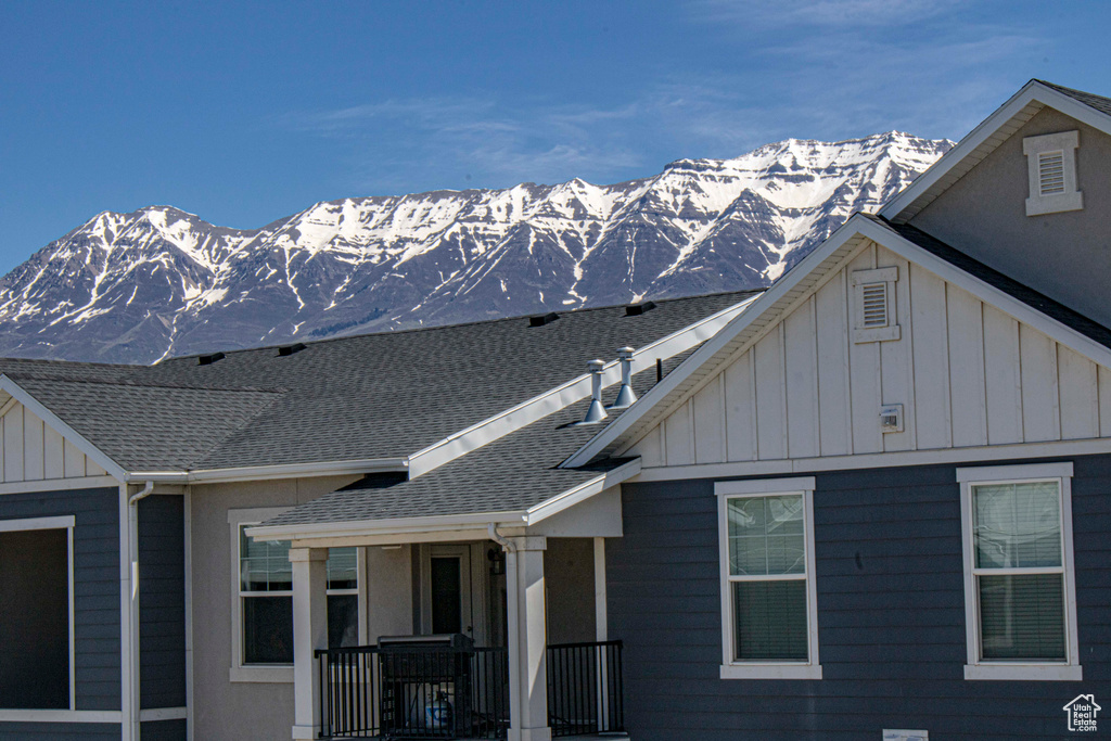 View of mountain feature