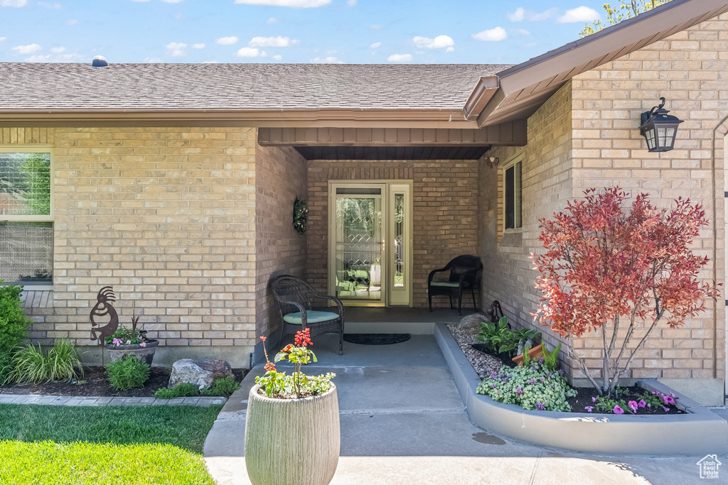 View of property entrance