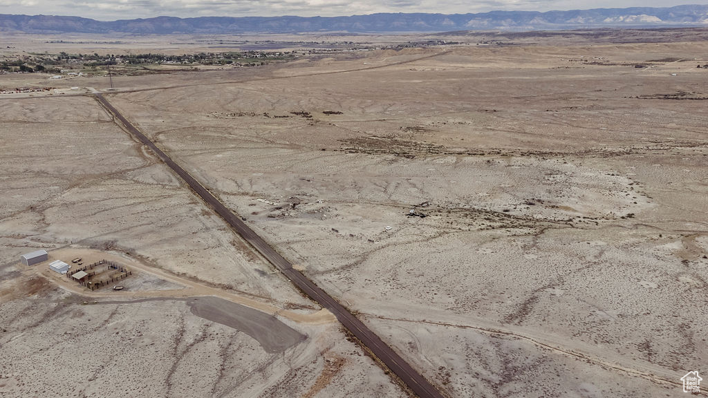 Aerial view with a mountain view