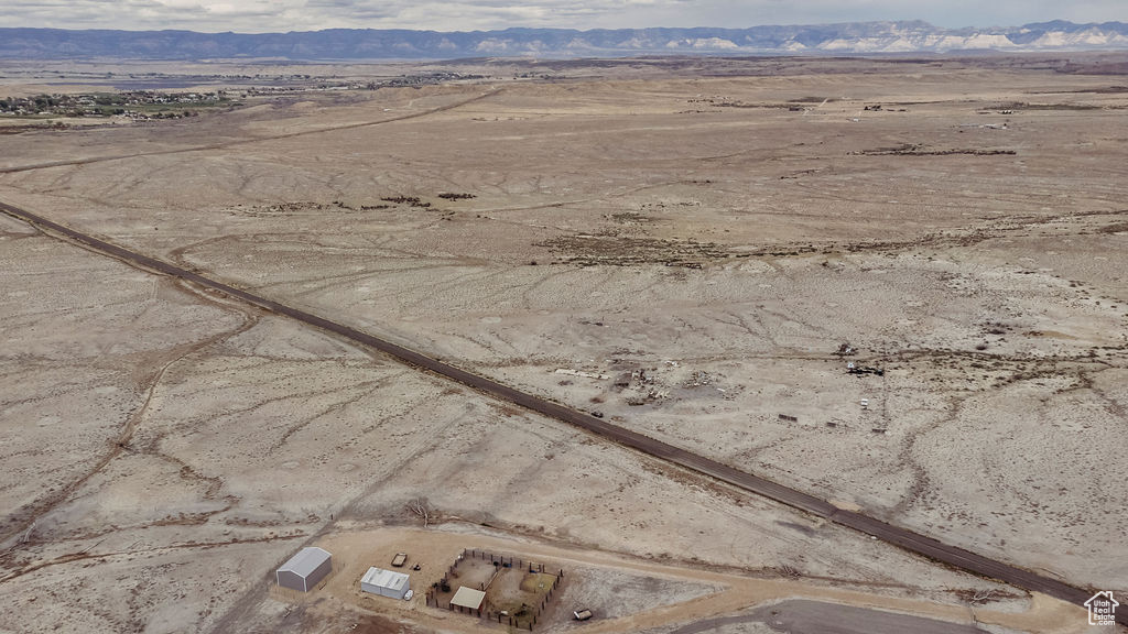 Aerial view with a mountain view