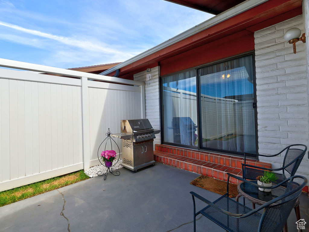 View of patio / terrace with area for grilling