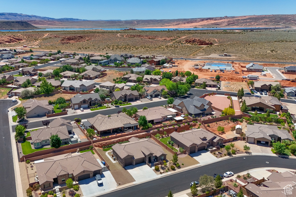 Bird's eye view with a mountain view