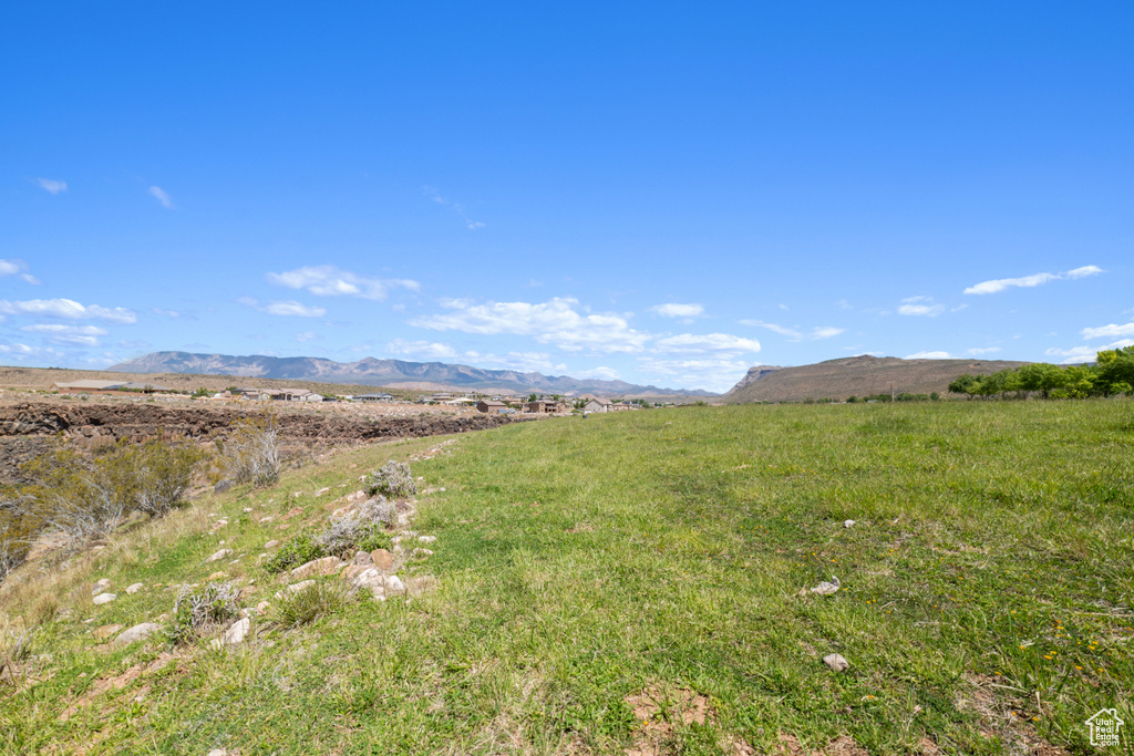View of mountain feature