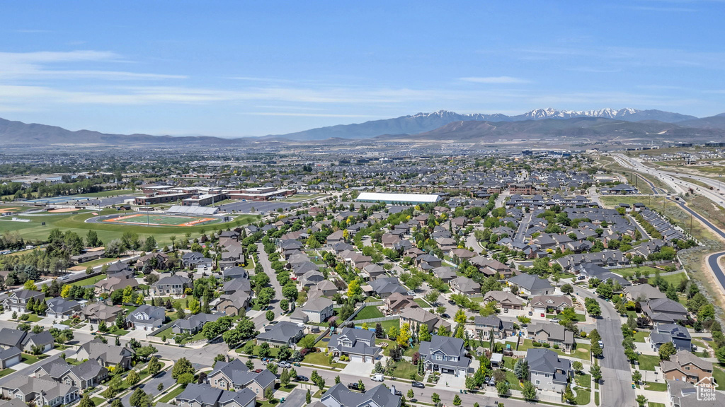 Drone / aerial view featuring a mountain view