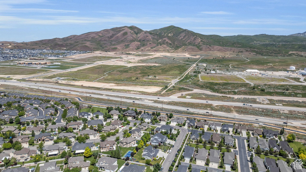 Drone / aerial view featuring a mountain view