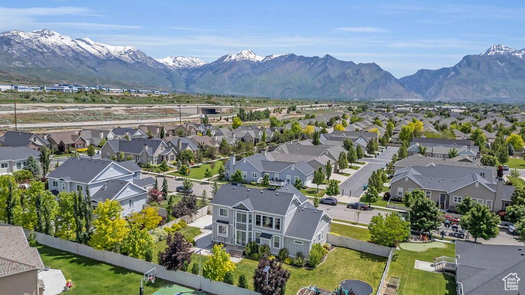 Bird's eye view with a mountain view