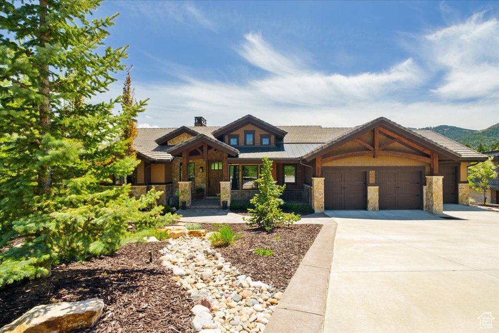 View of front of home featuring a garage