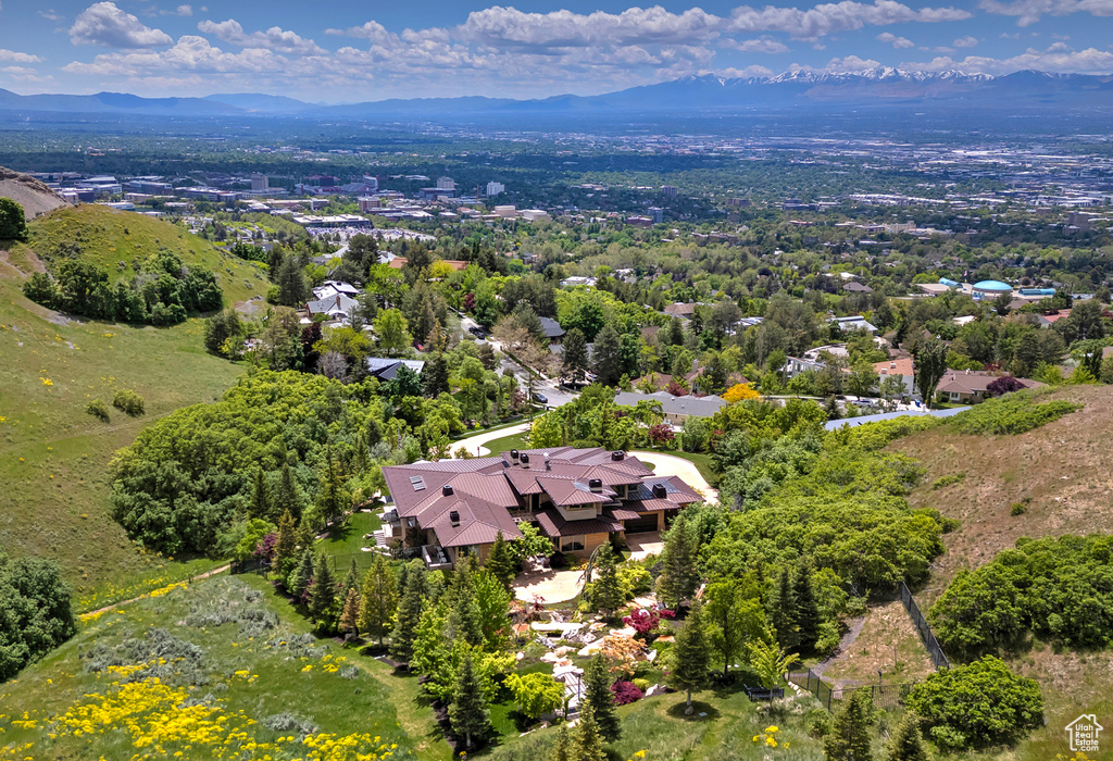 Bird's eye view featuring a mountain view