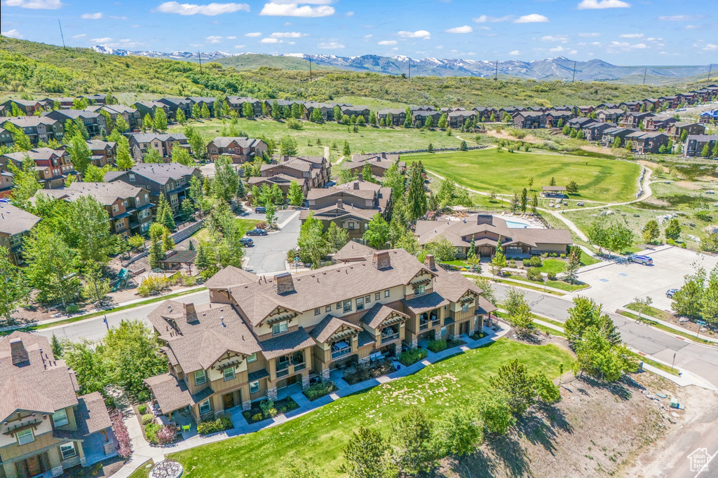 Birds eye view of property featuring a mountain view