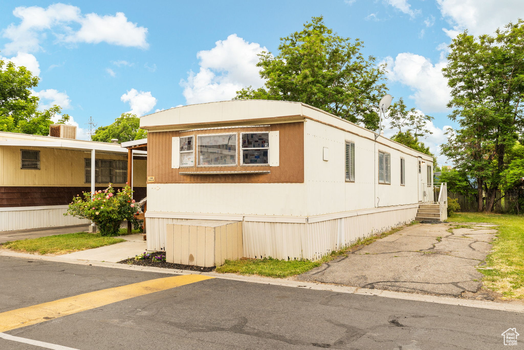 View of manufactured / mobile home