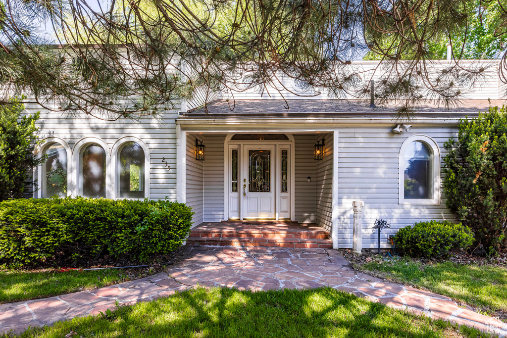 View of front of property featuring a porch