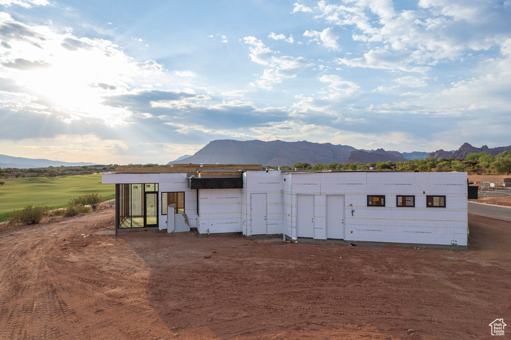 Garage with a mountain view