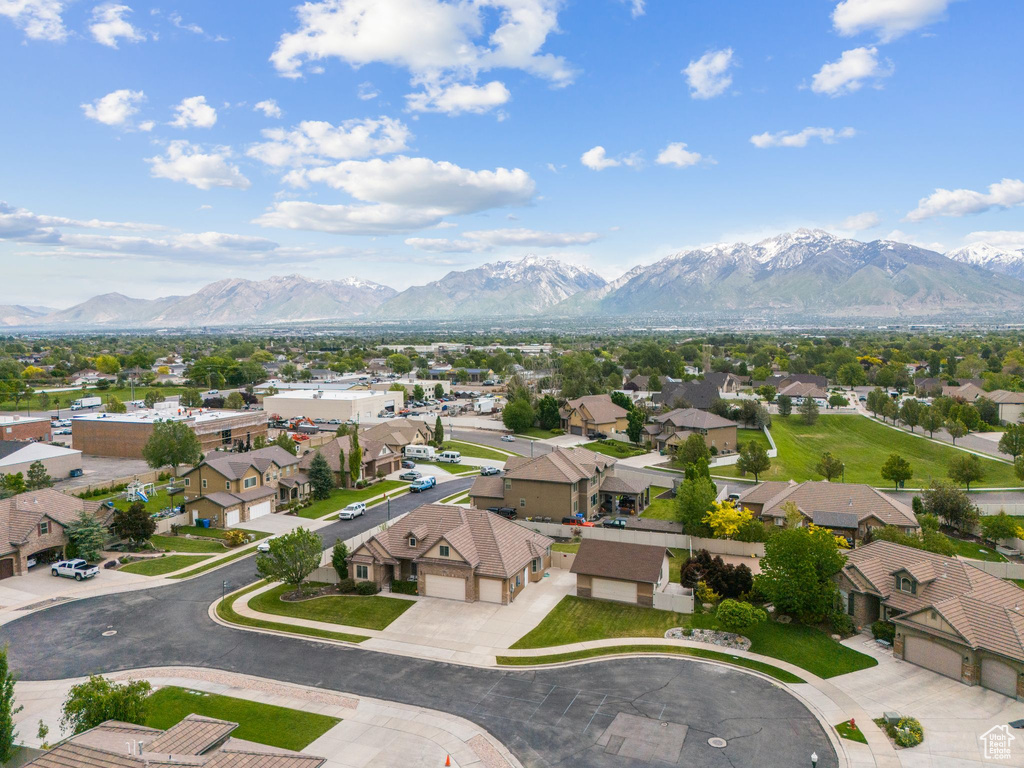 Drone / aerial view featuring a mountain view