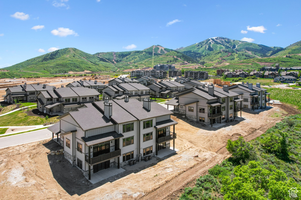 Bird's eye view with a mountain view