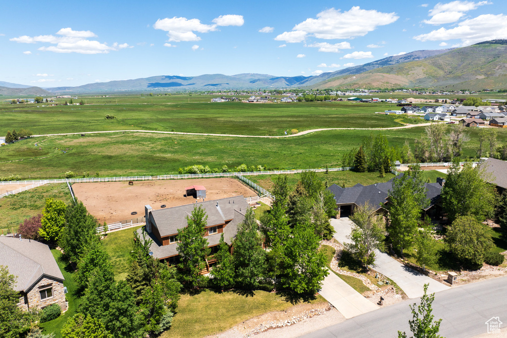 Bird\\\'s eye view featuring a mountain view