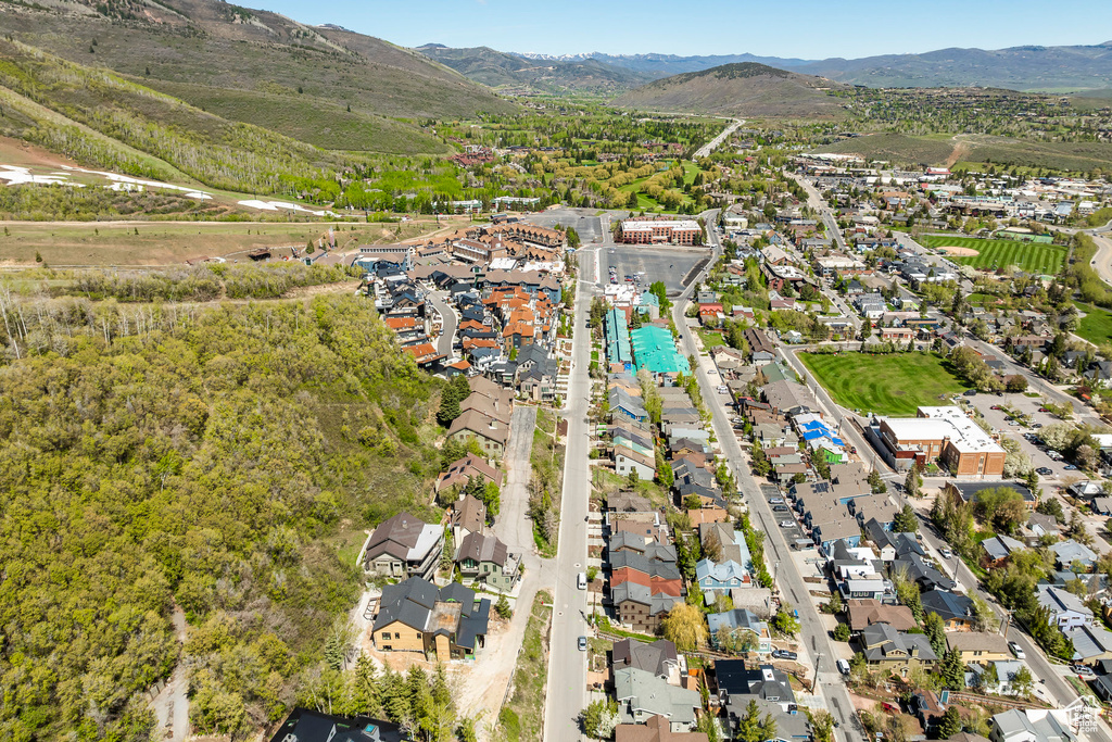 Aerial view with a mountain view