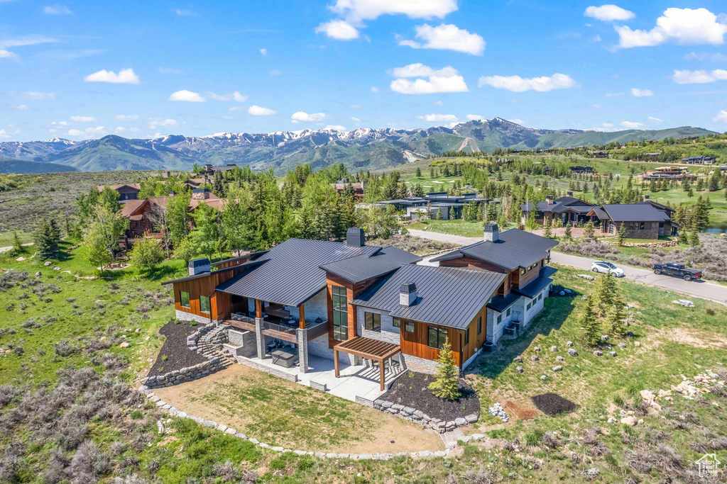 Bird's eye view with a mountain view