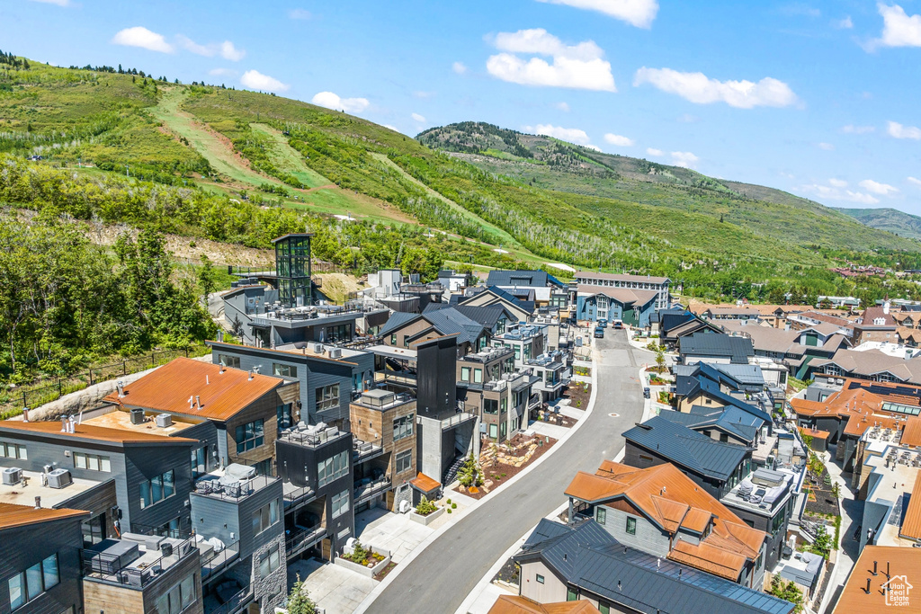 Drone / aerial view featuring a mountain view