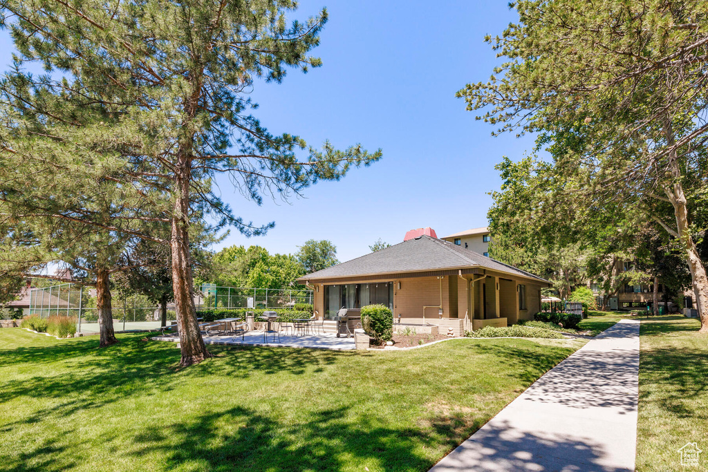 View of front of house with a front lawn