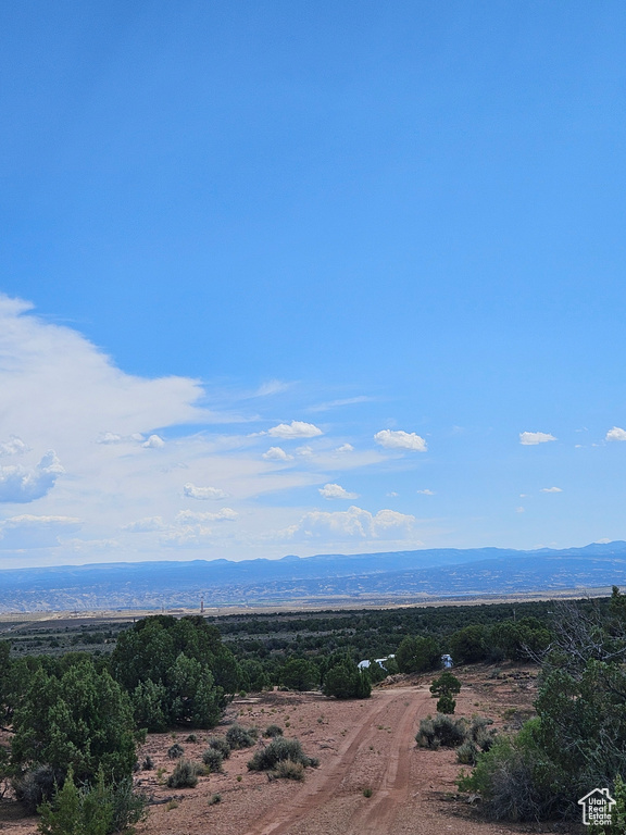 View of mountain feature