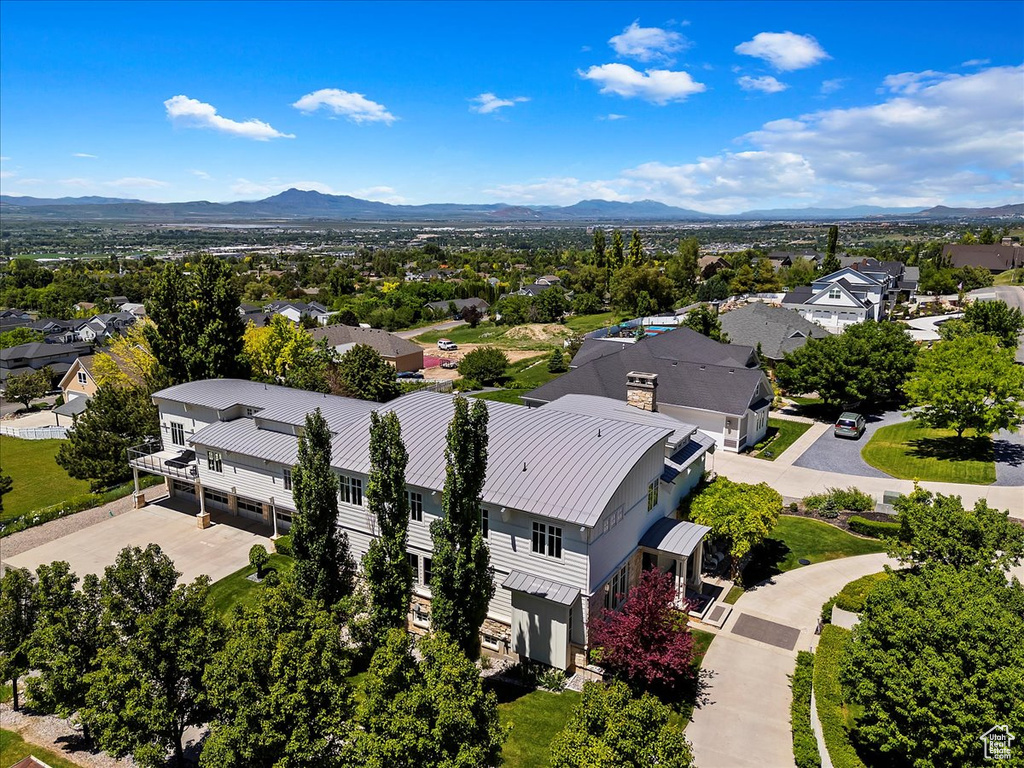 Drone / aerial view featuring a mountain view