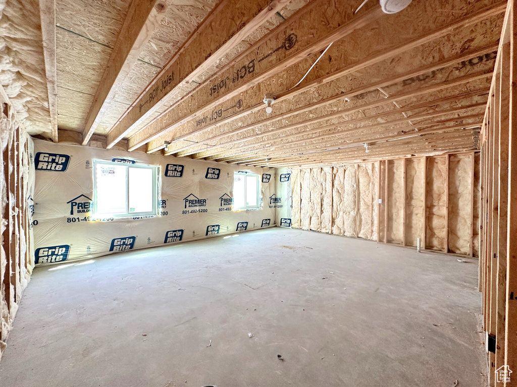 Misc room featuring concrete floors