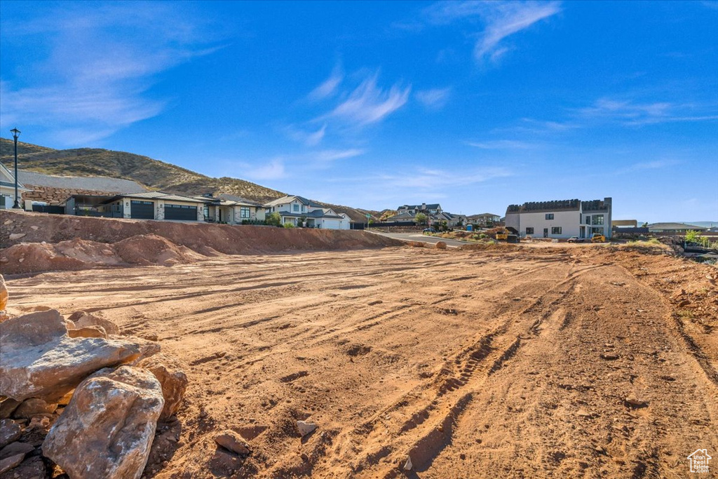 View of yard with a mountain view